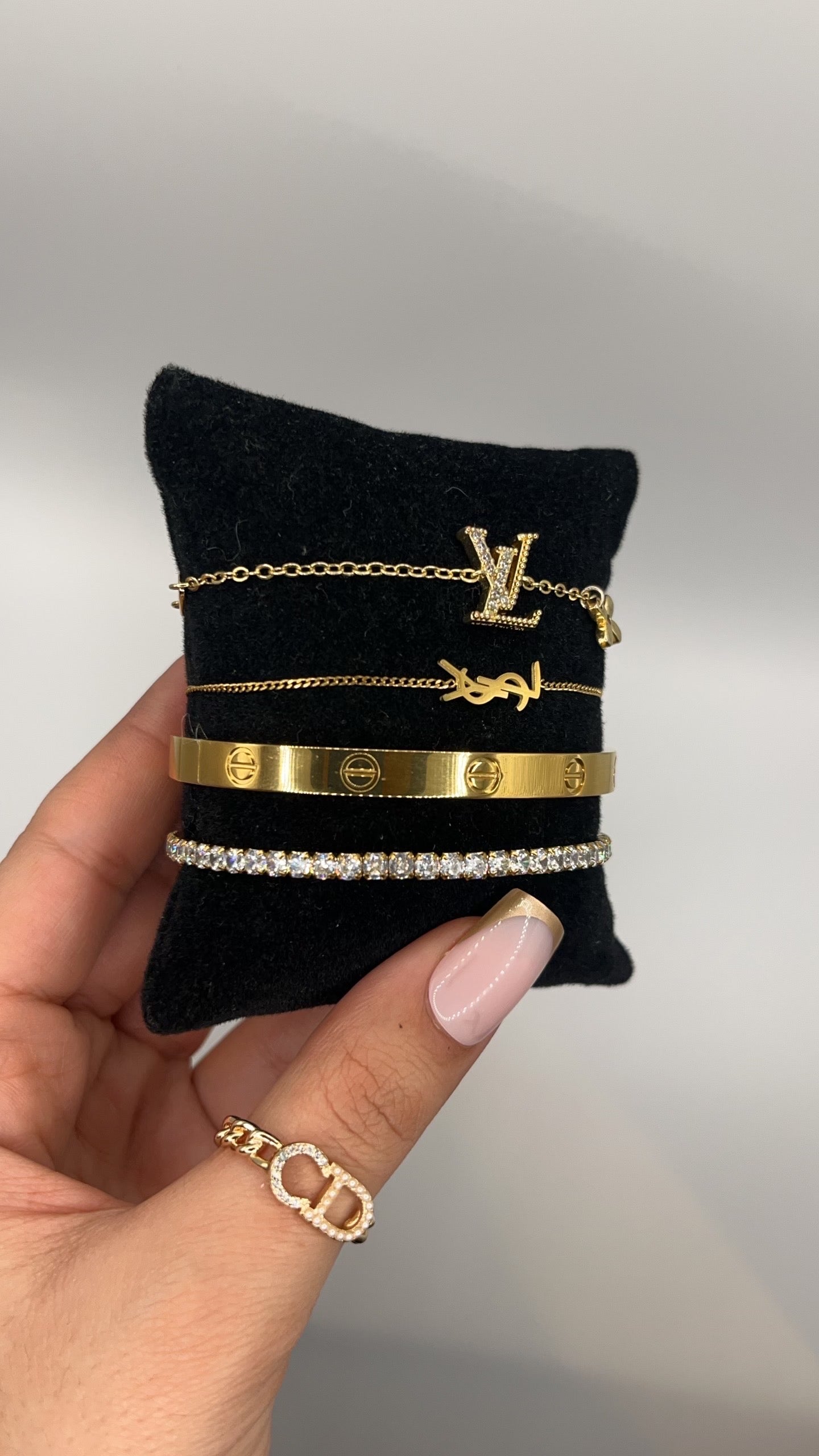 Cannes | Stack de Pulseiras Douradas