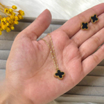 Manuela | Conjunto Trevo Preto