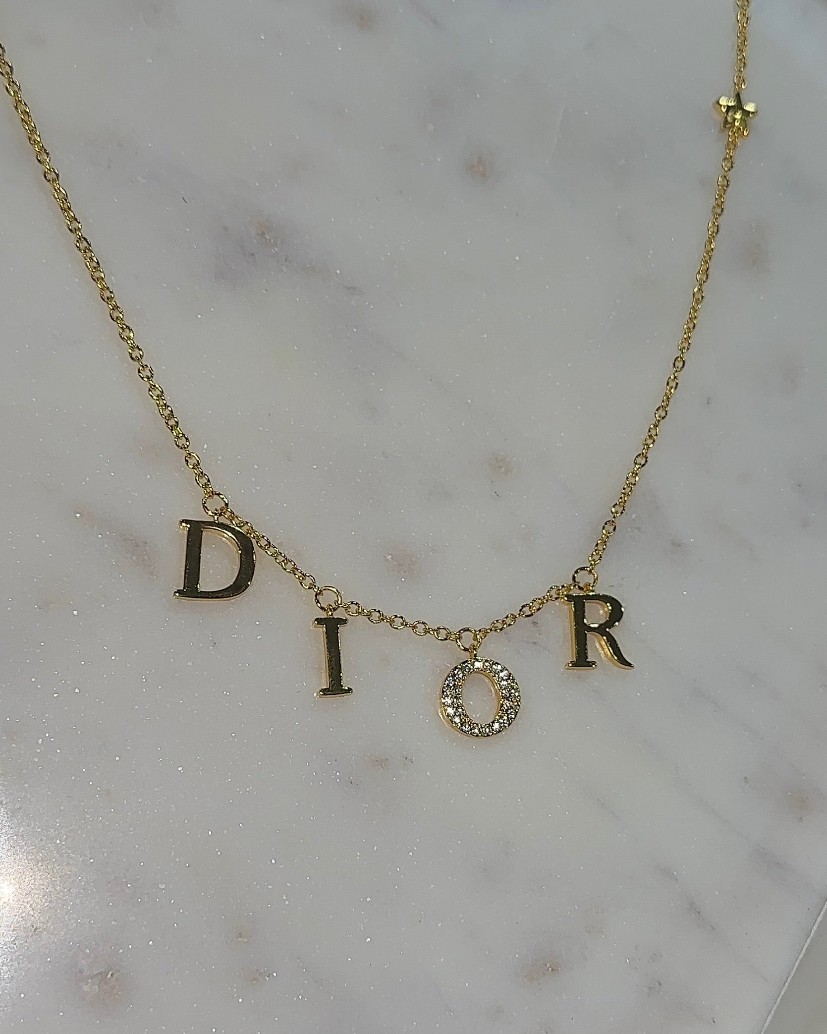 Cannes | Colar Inicial Dourado