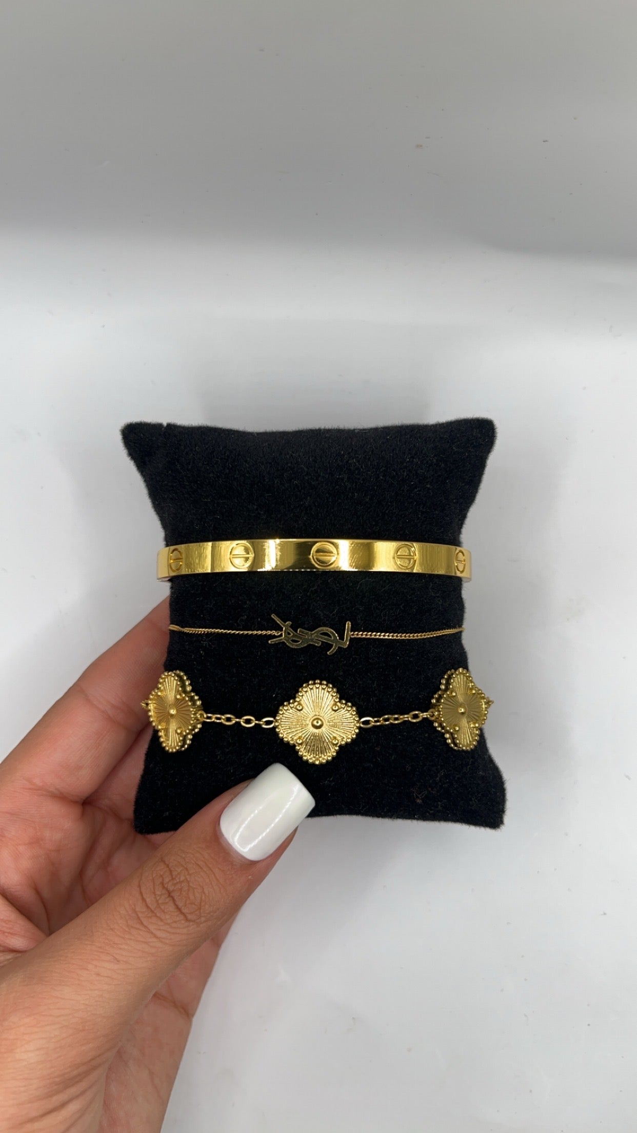 Florença | Stack de Pulseiras Douradas