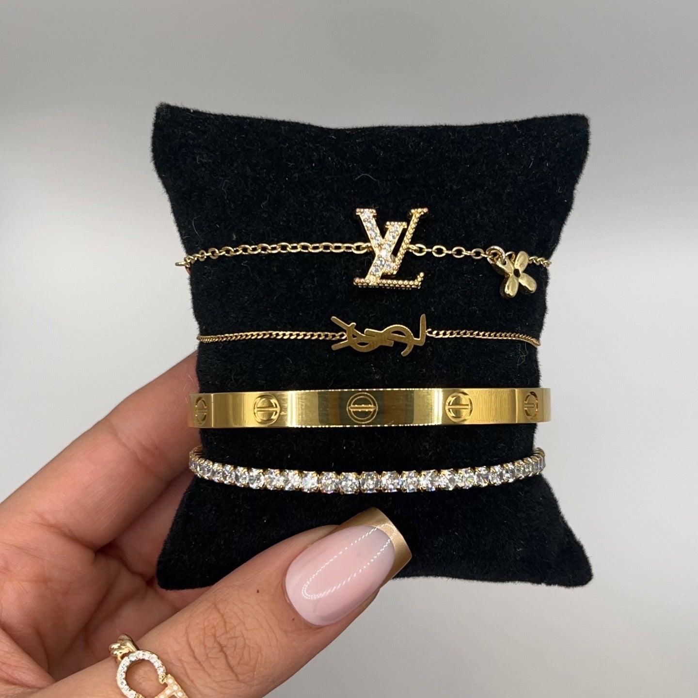 Cannes | Stack de Pulseiras Douradas