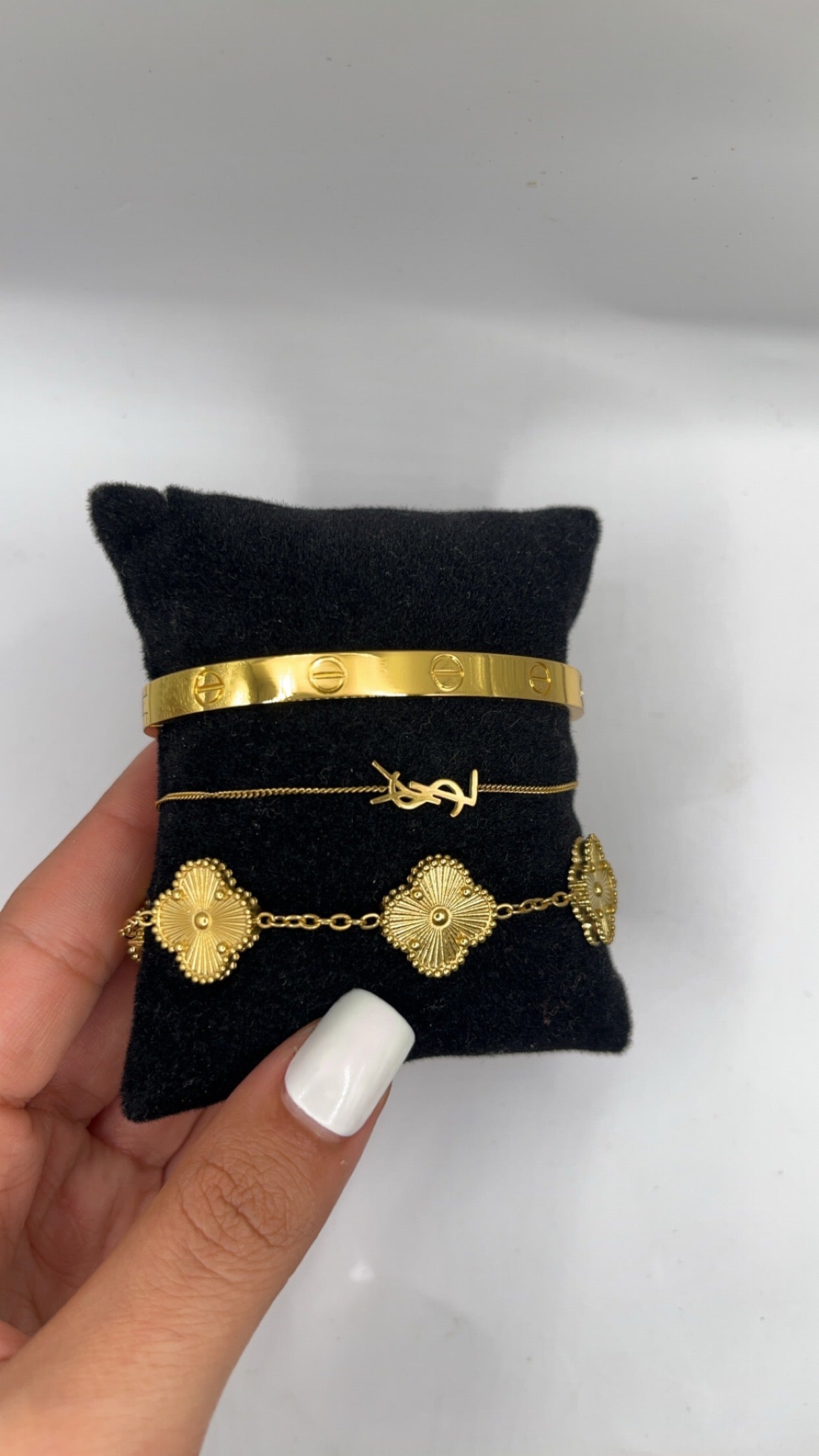 Florença | Stack de Pulseiras Douradas