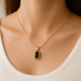 Noir | Colar Preto Minimalista