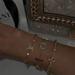 Celine | Pulseira Monograma Dourada