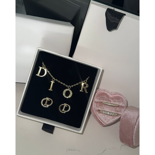 Celine | Conjunto Monograma Dourado