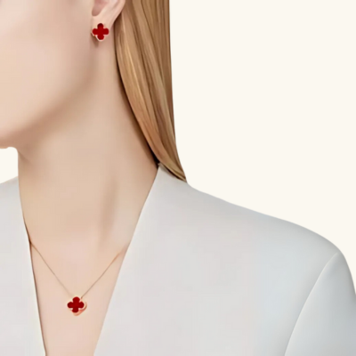 Laura | Conjunto Trevo Vermelho