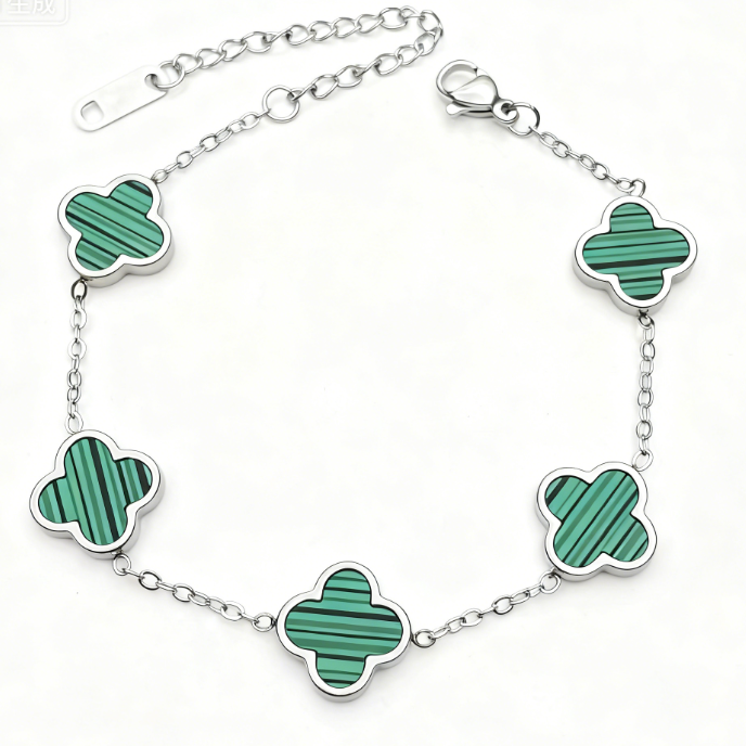 Helena | Pulseira Inicial Trevo Prateada