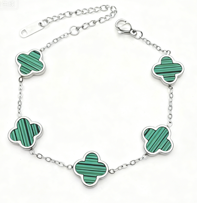 Helena | Pulseira Inicial Trevo Prateada