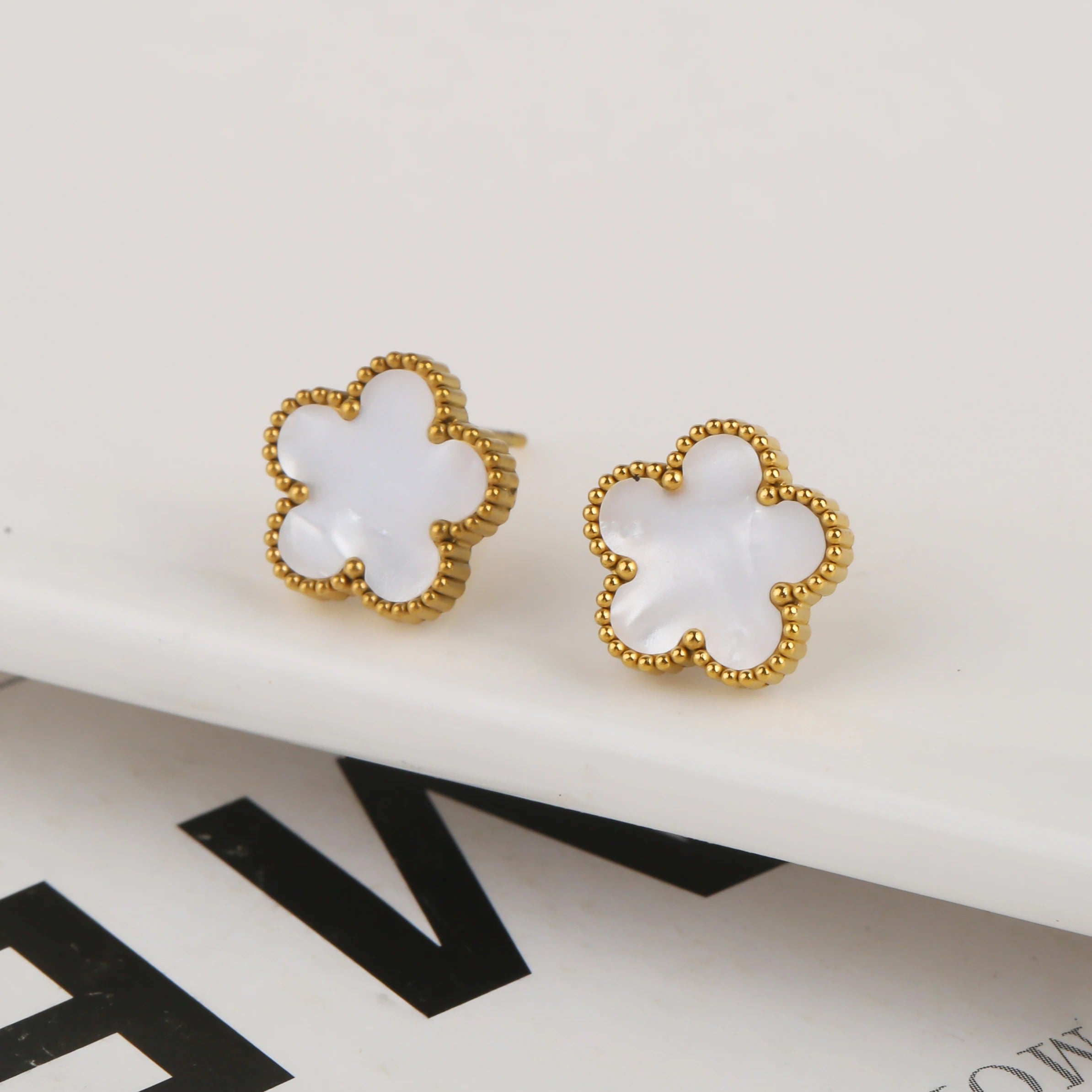 Sofia | Conjunto Trevo Branco Luxo